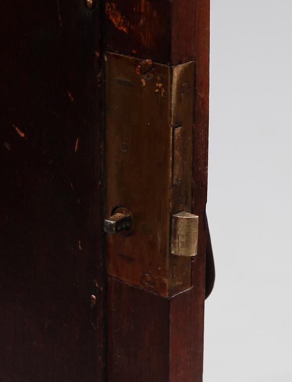 KLÄDSKÅP, England, 1900-talets första hälft.