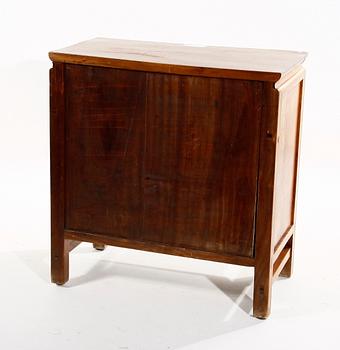 SKÅP, orientalisk. 1900-tal.
