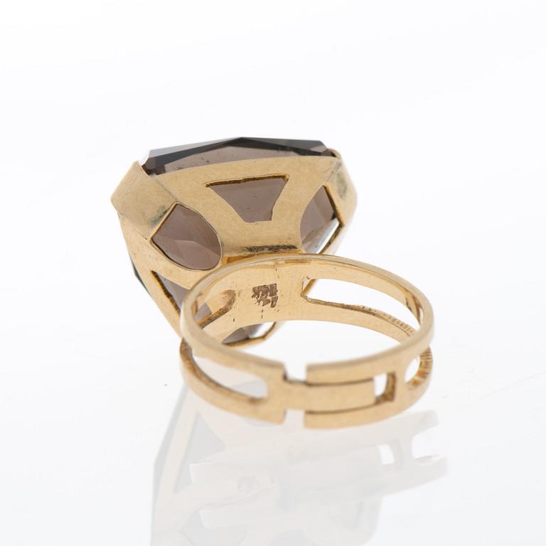 RING, fasettslipad rökkvarts, 14K guld.