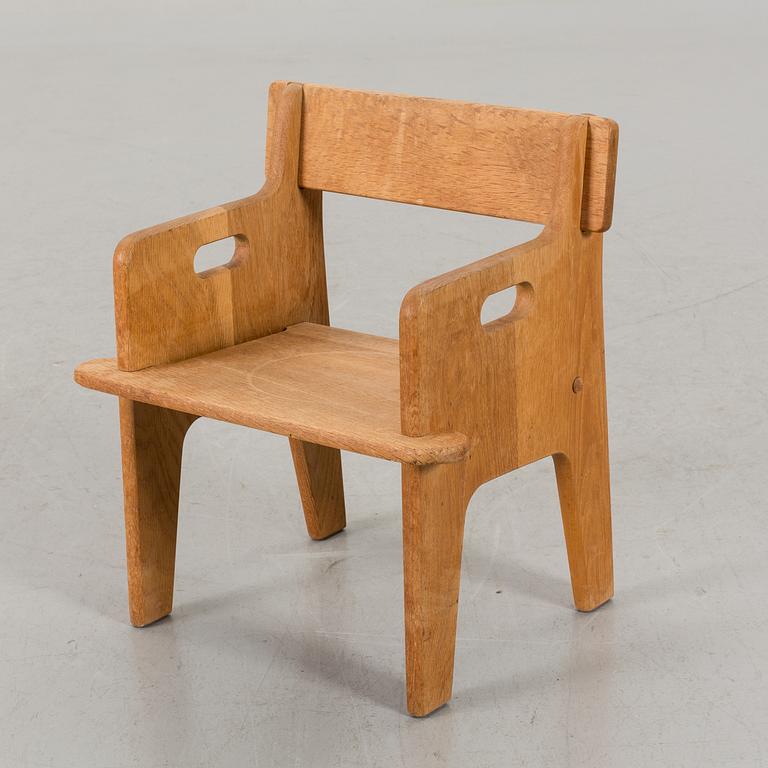 A HANS J WEGNER "PETERS CHAIR" BY GETAMA.