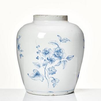 A Swedish faience jar, Marieberg, 18th Century.