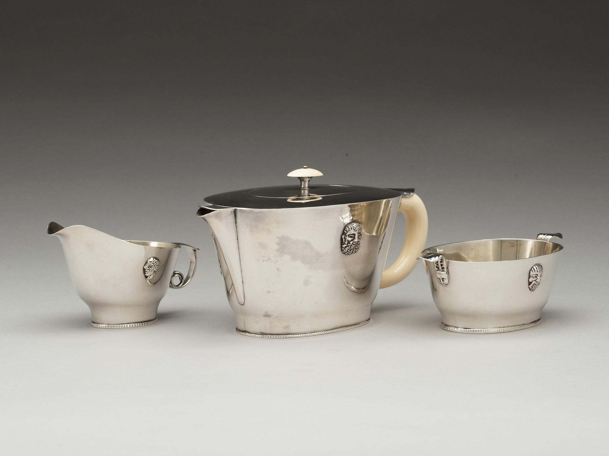 A Wolter Gahn three pcs silver tea service, executed by Karl Wojtech, Stockholm 1925.