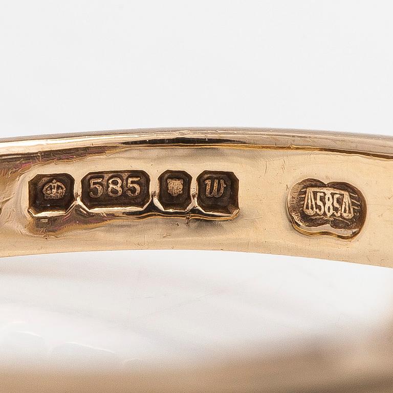 Ring, i form av hjärta, 14K guld, diamanter ca 0.15 ct totalt och rubiner, London 1996.