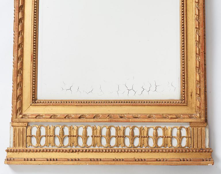 A Gustavian mirror.