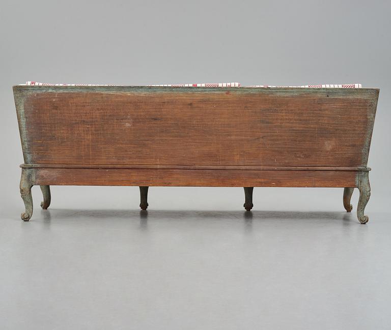 Soffa, Sverige, 1700-talets andra hälft. Rokoko.