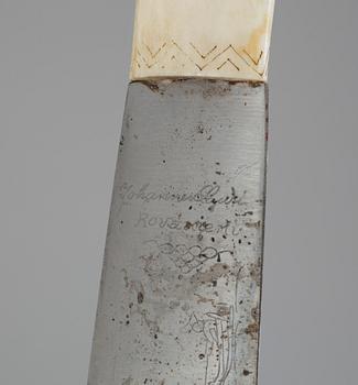 KNIV, signerad Johannes Lauri, Rovaniemi.