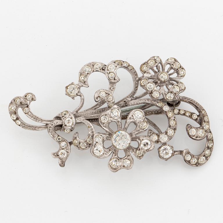 Silver and paste flower spray brooch.