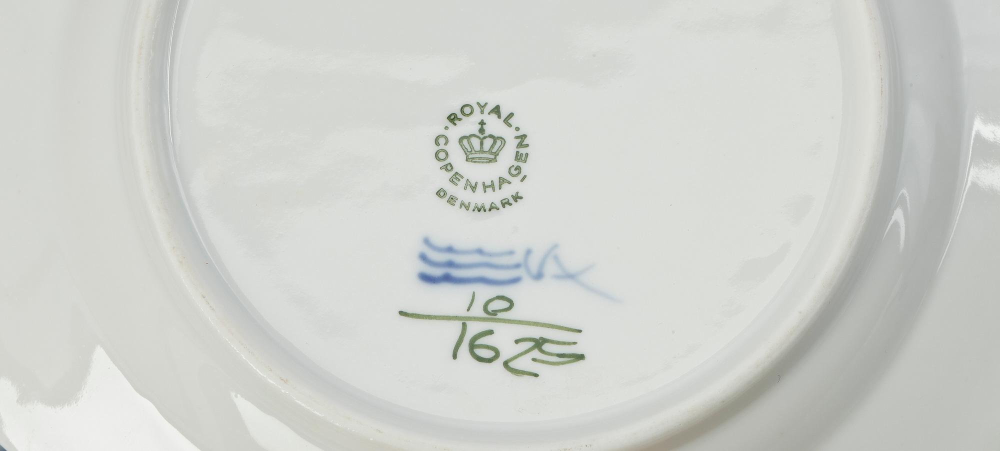 SERVISDELAR, 12 st, porslin, "Blå blomst", Royal Copenhagen.