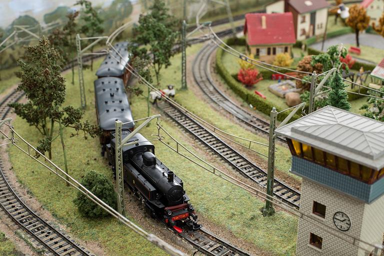 MÄRKLINBANA MED MÄRKLINTÅG. Bland annat tågset Märklin H0 28703. 1900-talets andra hälft.