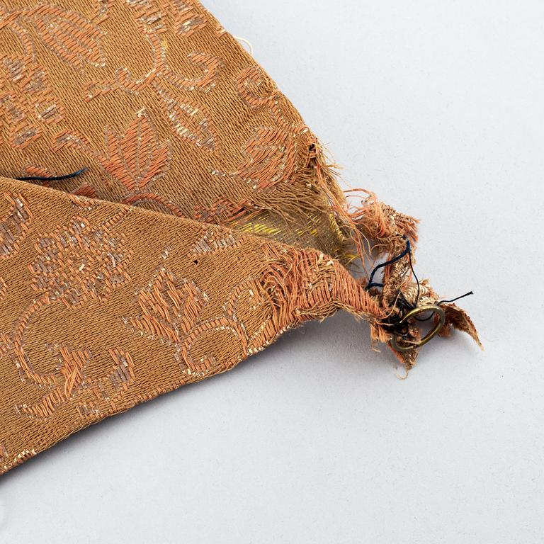 A Chinese embroidered textile, 20th century.