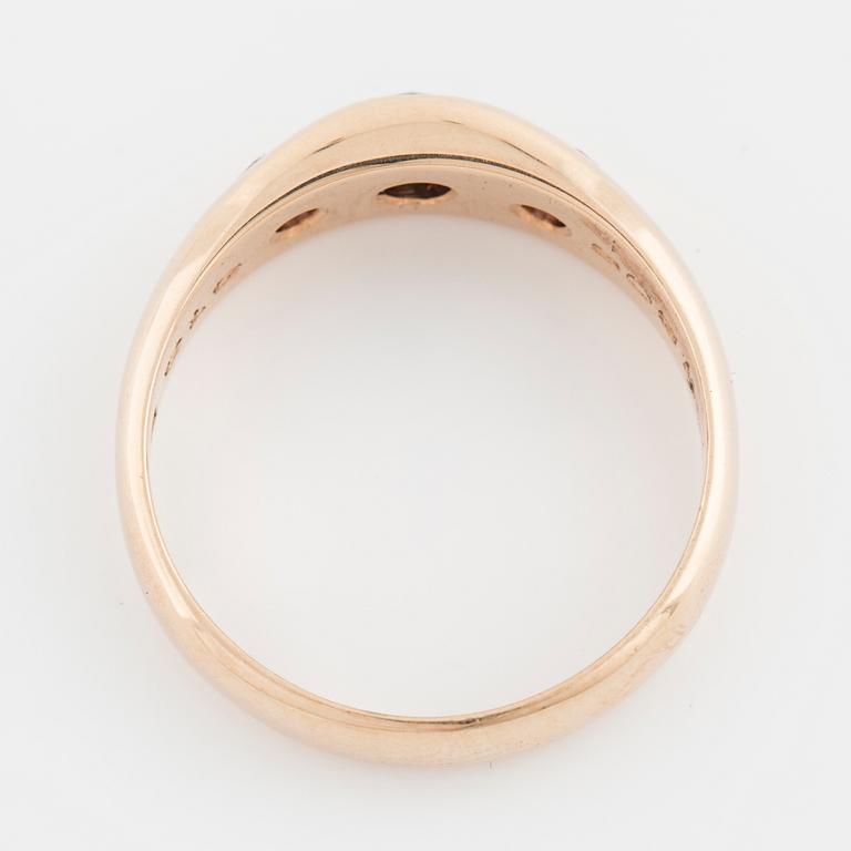 RING, med safir 0.31 ct samt två briljantslipade diamanter totalt 0.19 ct, JM Johansson, Göteborg, 1991.