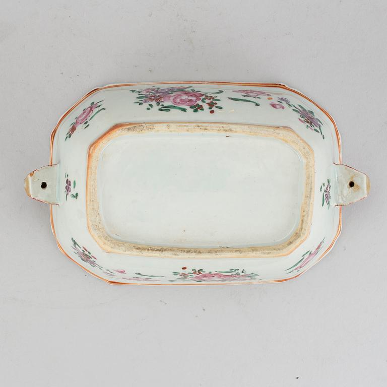 SMÖRTERRIN, kompaniporslin, Qingdynastin, Qianlong (1736-95).