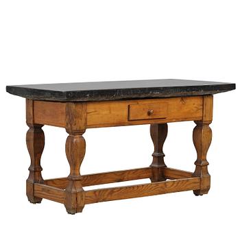 Stenbord, Skåne, 1700/1800-tal.