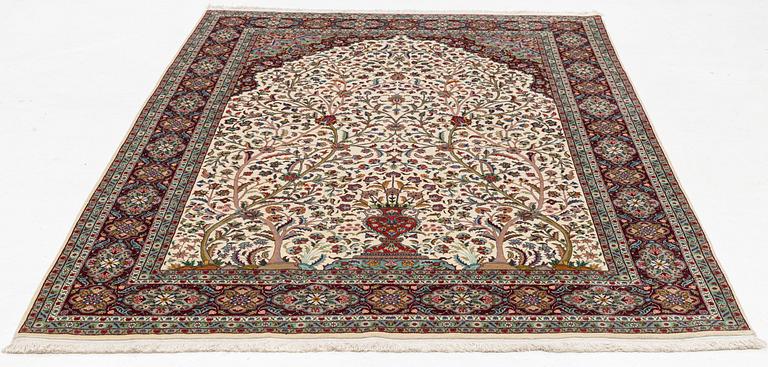 Matta, Täbris part silk, ca 266 x 176 cm.