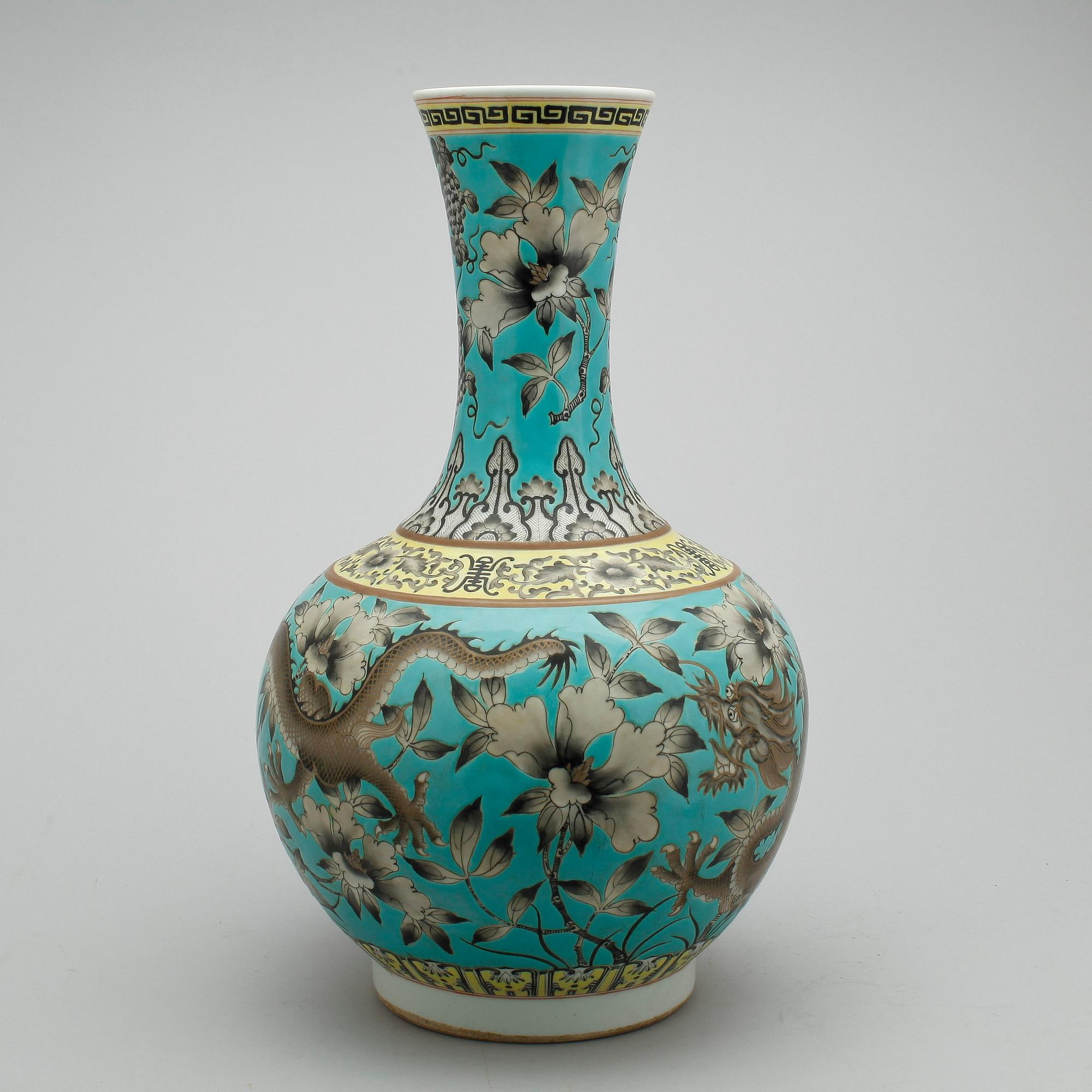 VAS, porslin, Kina, 1900-talets slut.
