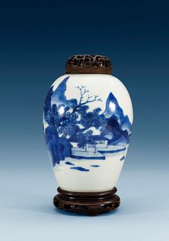 1479. A blue and white Transitional jar, 17th Century.