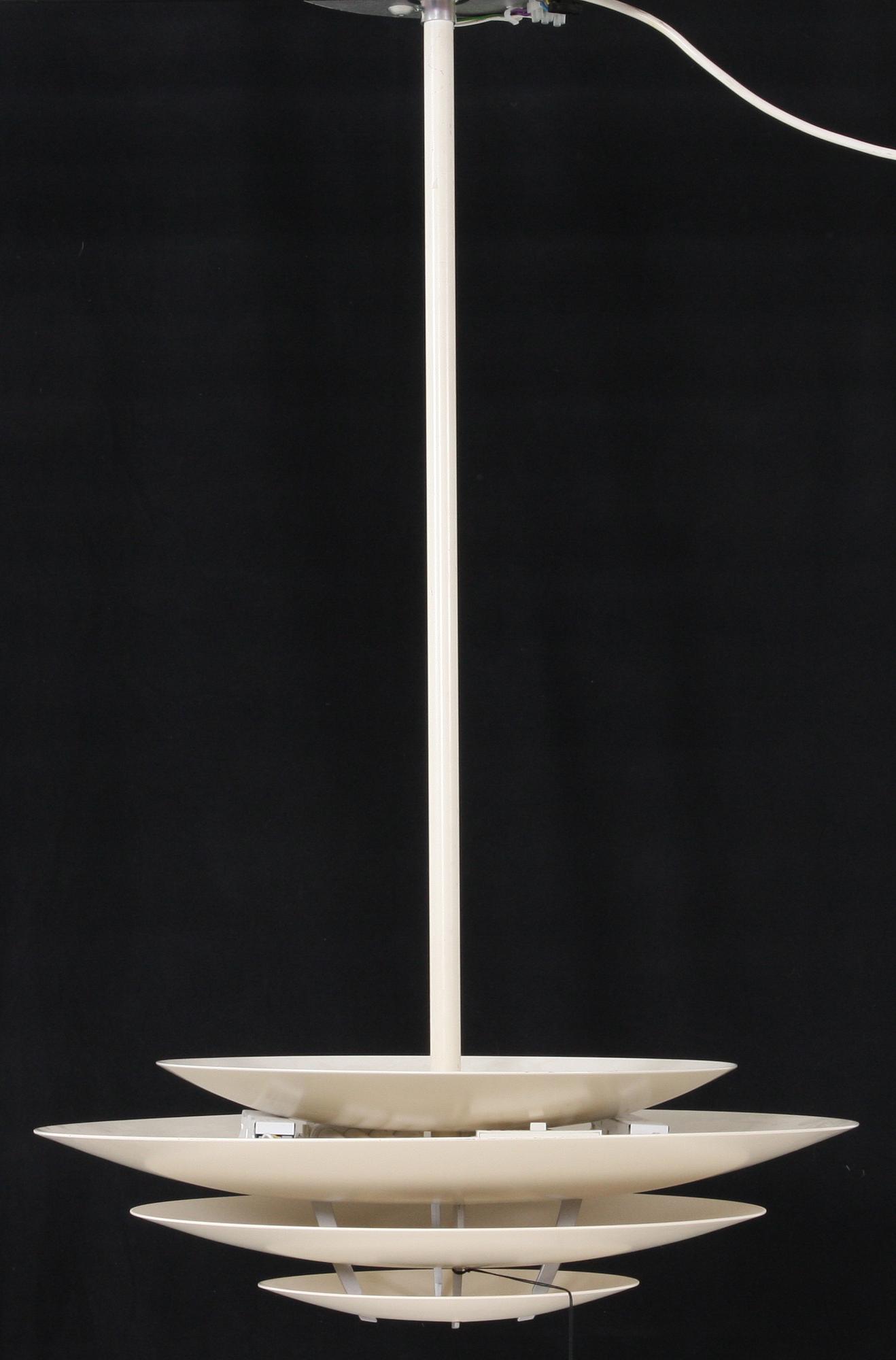 TAKLAMPA, "Oslo", Kurt Norregaard för Louis Poulsen, etikettmärkt.