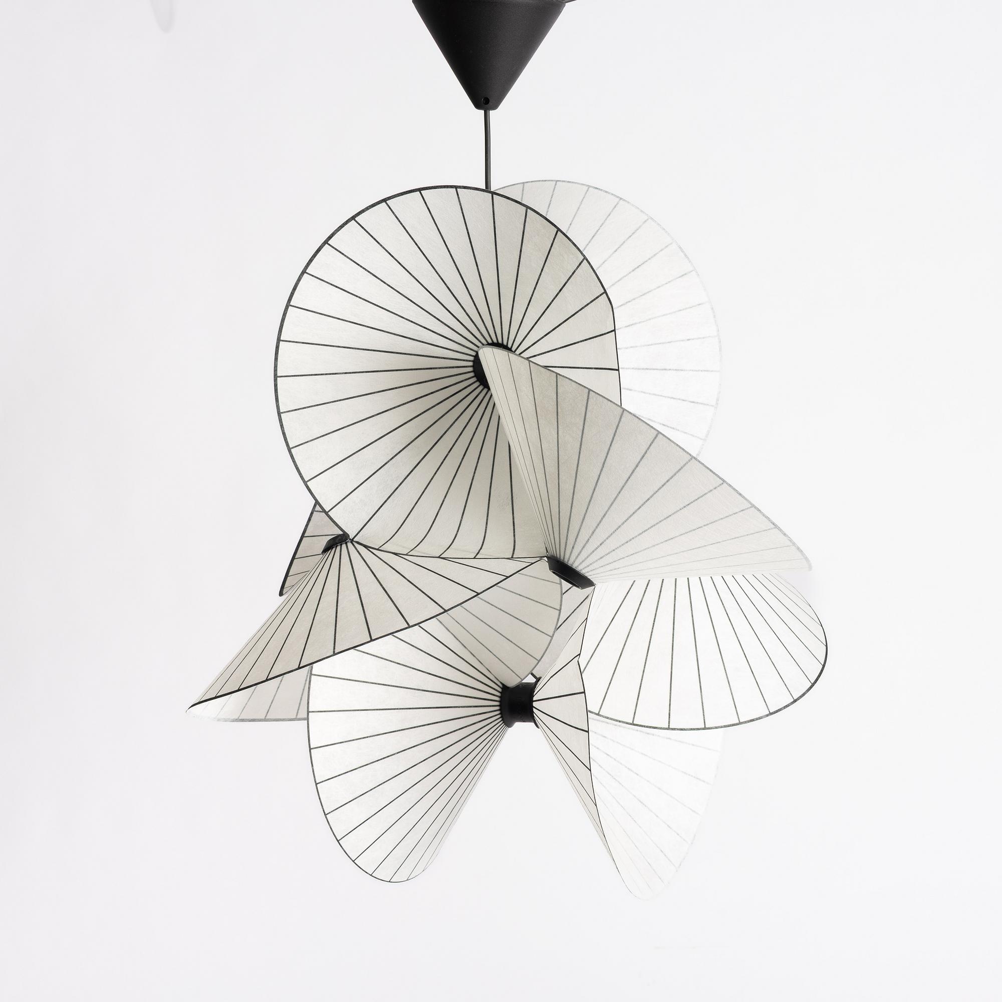 Front, a 'Serpentine light small', Moooi.