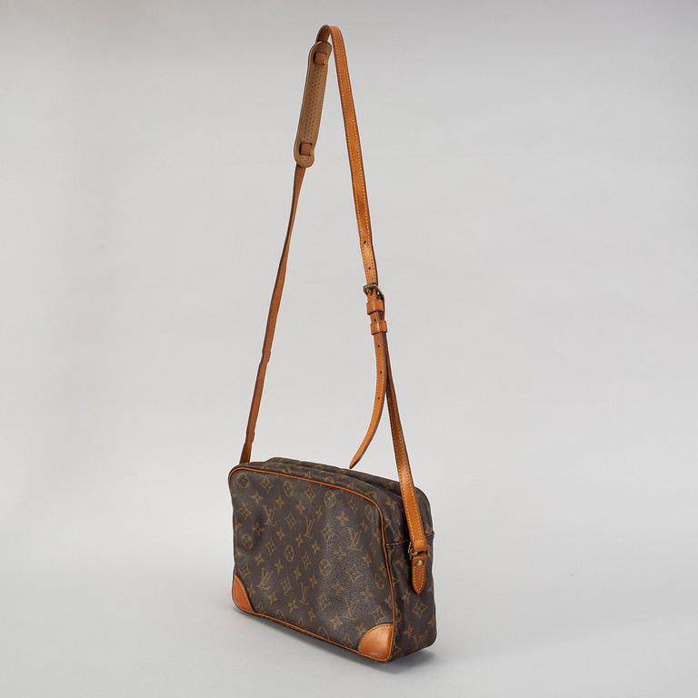 LOUIS VUITTON, 'Trocadero 30'.