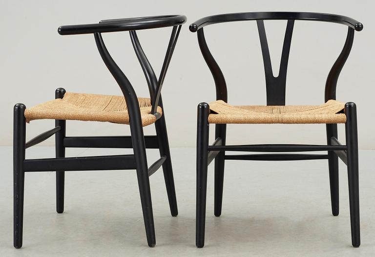 STOLAR, ett par, Y-stolen, Hans J. Wegner, Danmark, formgivna 1950.