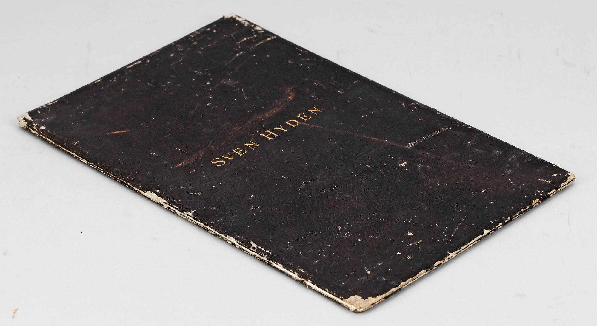 HYLLNINGSHANDSKRIFT I PÄRM, tillägnad Sven Hydén av Albert Engström.