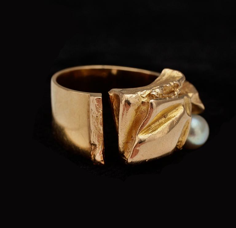 RING, 18k guld med pärla, Björn Weckström, Lapponia, Finland. Vikt ca 10g.