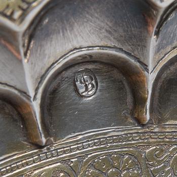 TALLRIK, silver samt förgyllt silver, Indien, 1800-tal. Vikt ca 279 g.