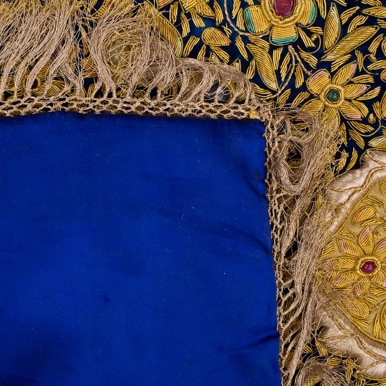 BONAD, silke och metalltråd. Sannolikt Indien, 1900-tal.