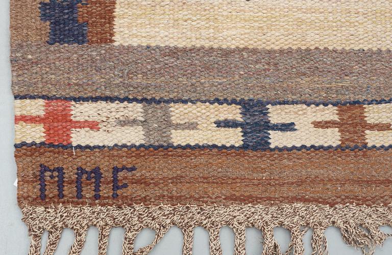CARPET. "Ljusa mattan". Flat weave (rölakan). 411,5 x 313 cm. Signed MMF.