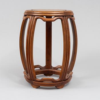 A Chinese hardwood stool, 20th century. - Bukowskis