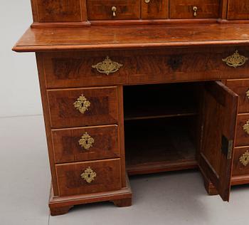SKRIVBORD, senbarock, 1700-tal.