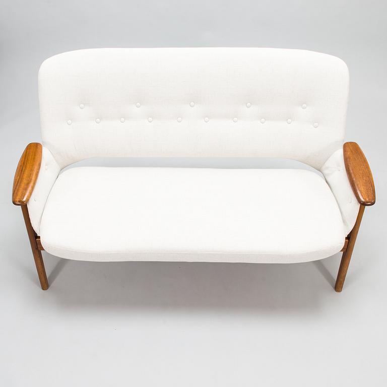 Olof Ottelin, a 1960's, 'Mister' sofa for Oy Stockmann Ab, Keravan puusepäntehdas.