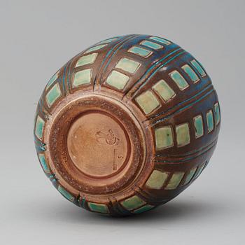 A Wilhelm Kåge 'Farsta' stoneware jar, Gustavsberg Studio 1949.