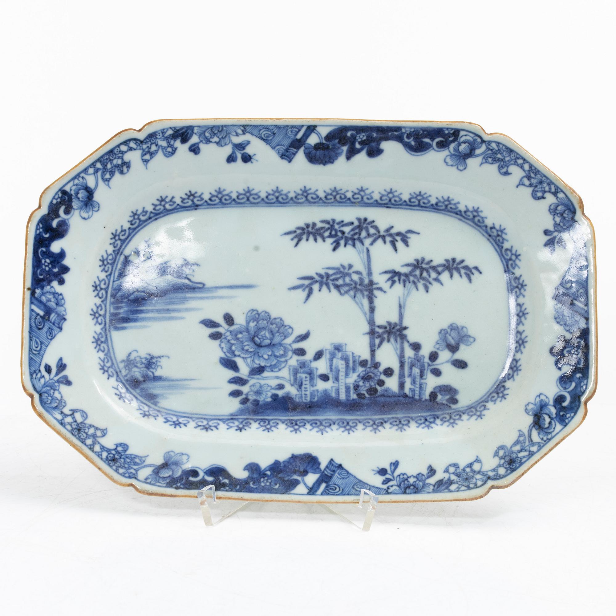 Skål samt serveringsfat, 2 st, porslin, Kina, Qianglong (1735-95) samt Jiaqing (1796-1820).