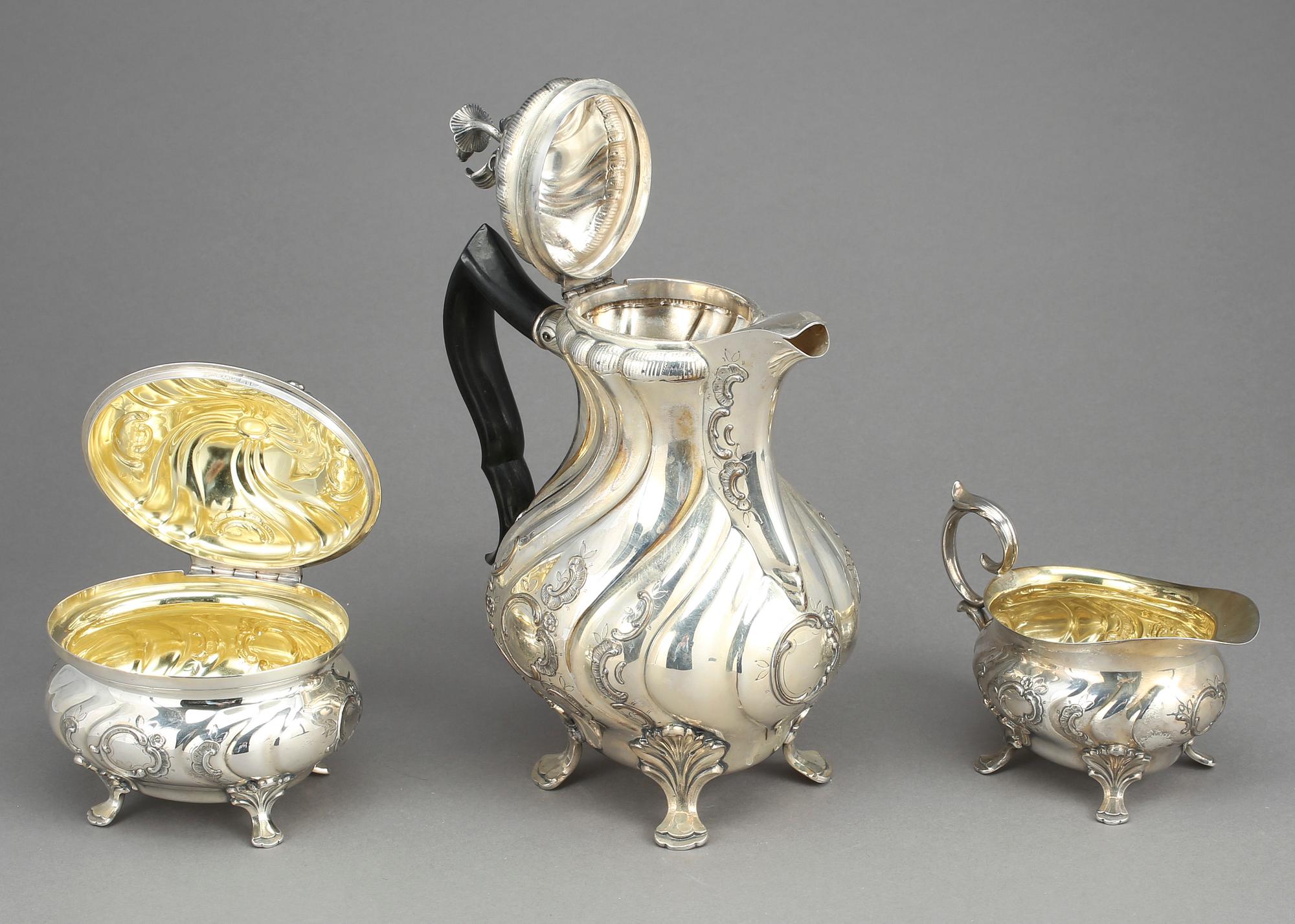 KAFFESERVIS, 3 delar, silver, rokokostil, CG Hallberg, Stockholm 1950-51. Tot ca 1330 gram.