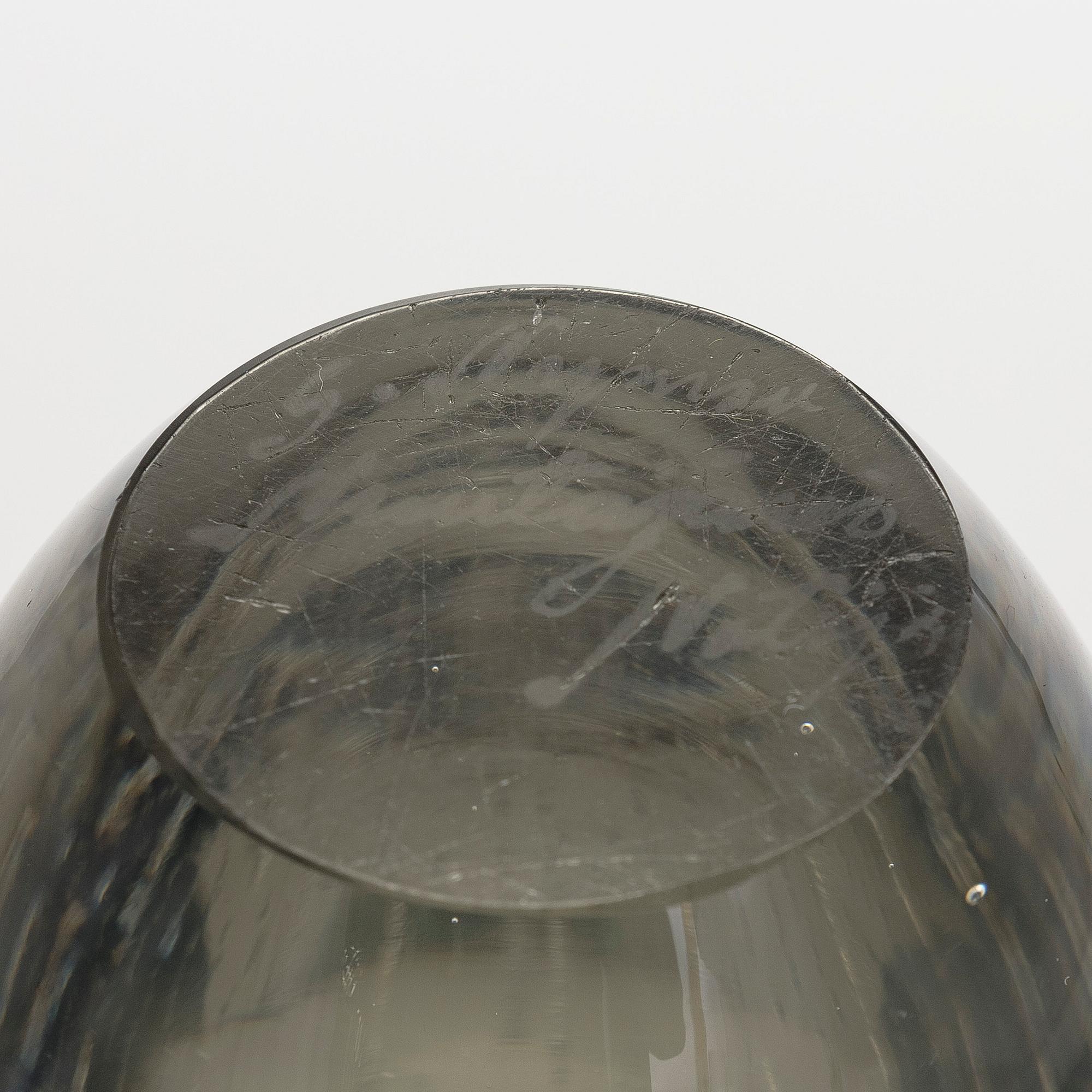 Gunnel Nyman, maljakko, malli "GN 25", signeerattu G. Nyman Nuutajärvi Notsjö.