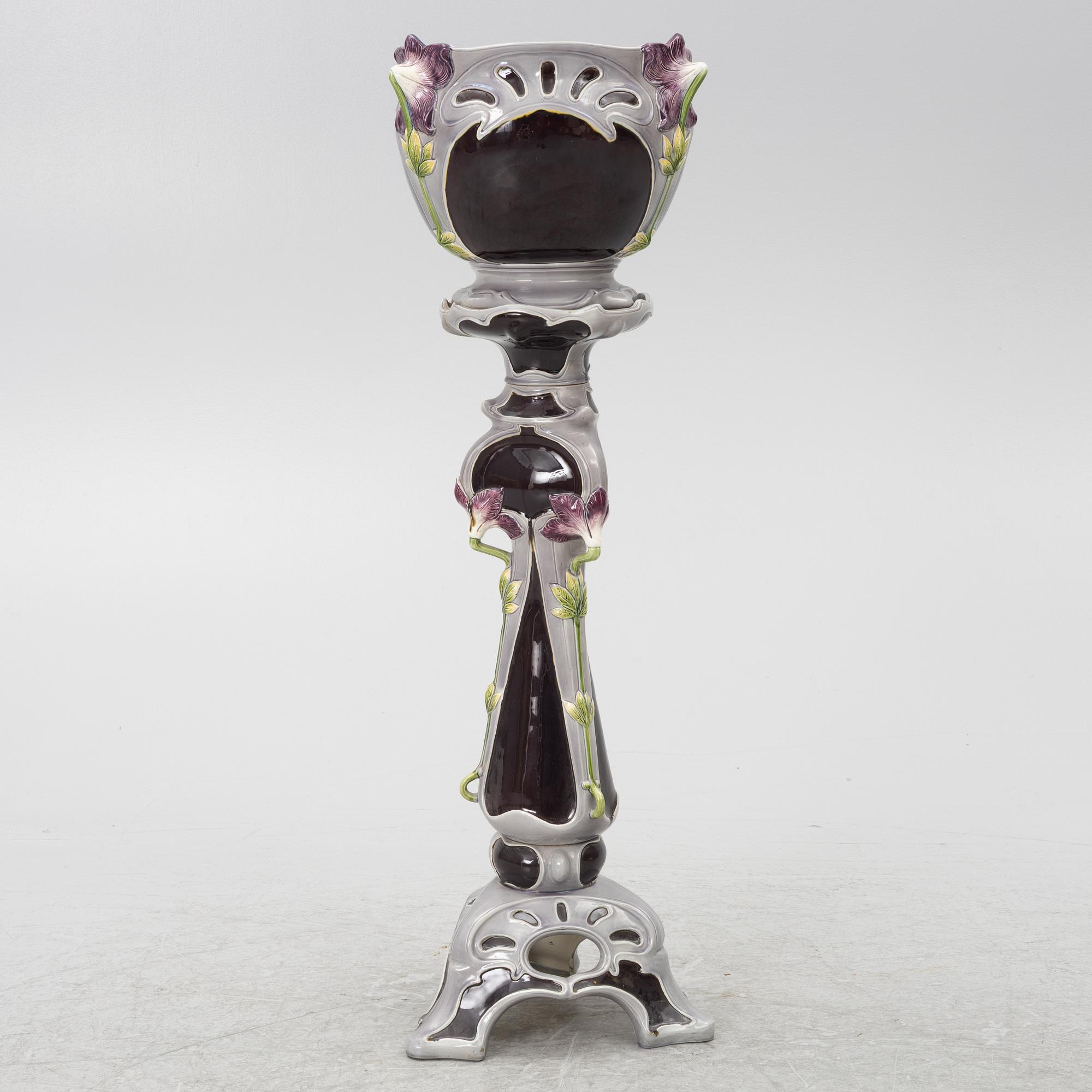 Pedestal with planter, Art Nouveau, R. M. Krause Majolika- und Steingut-Fabrik, early 20th Century.