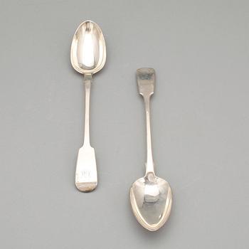 RAGUSKEDAR, 2 st liknande, silver, London 1853. Tot ca 284 gram.