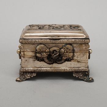 A silver box, mark of Ludwik Nast, Warszaw. 19th century.