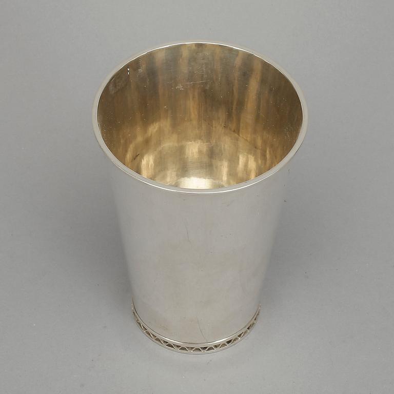 VAS, silver. CG Råström, Stockholm 1959. Design Eric Råström. Vikt ca 235 gram.