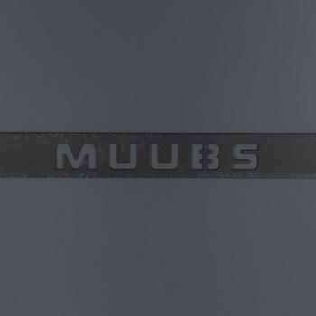 A 'Washington' mirror with steel frame from Muubs.