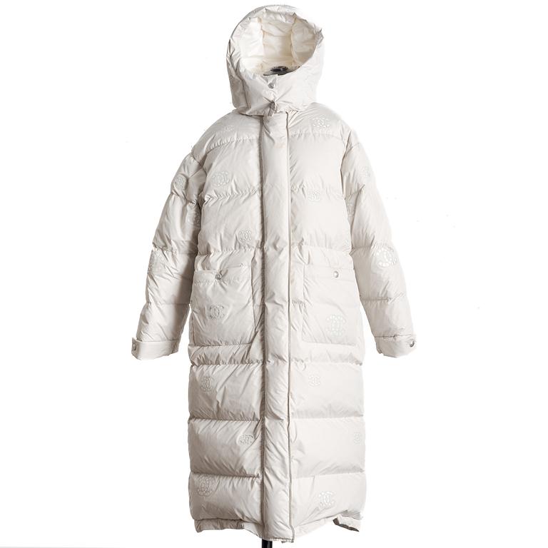 Chanel, down coat, size Fr 40.
