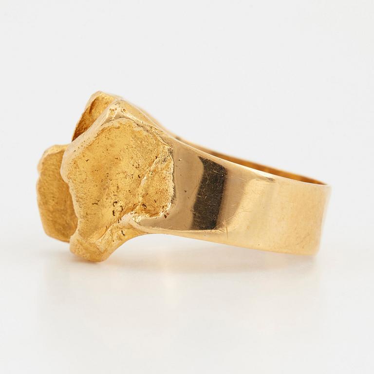 An 18K gold Lapponia ring "Samurai"  design Björn Weckström.