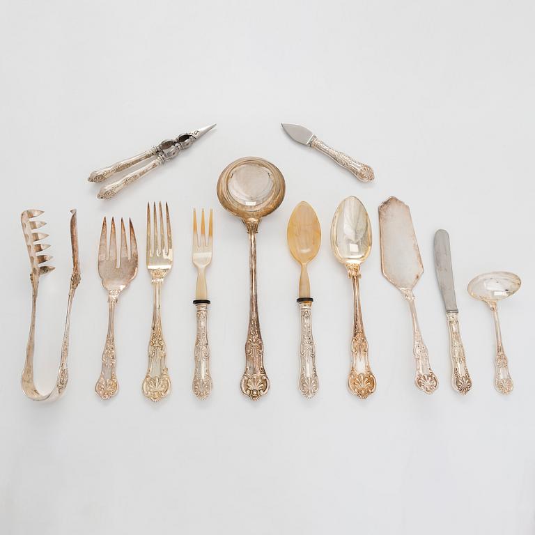 Bestickuppsättning, 143 delar, silver 800, Mellaneuropa. Finska importstämplar.