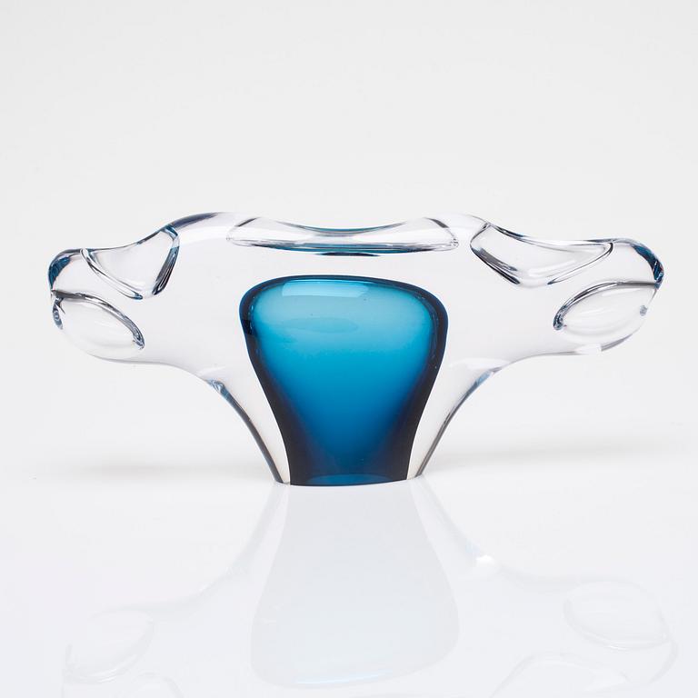 GLASSKULPTUR, signerad "Kari Alakoski Nj 2011".