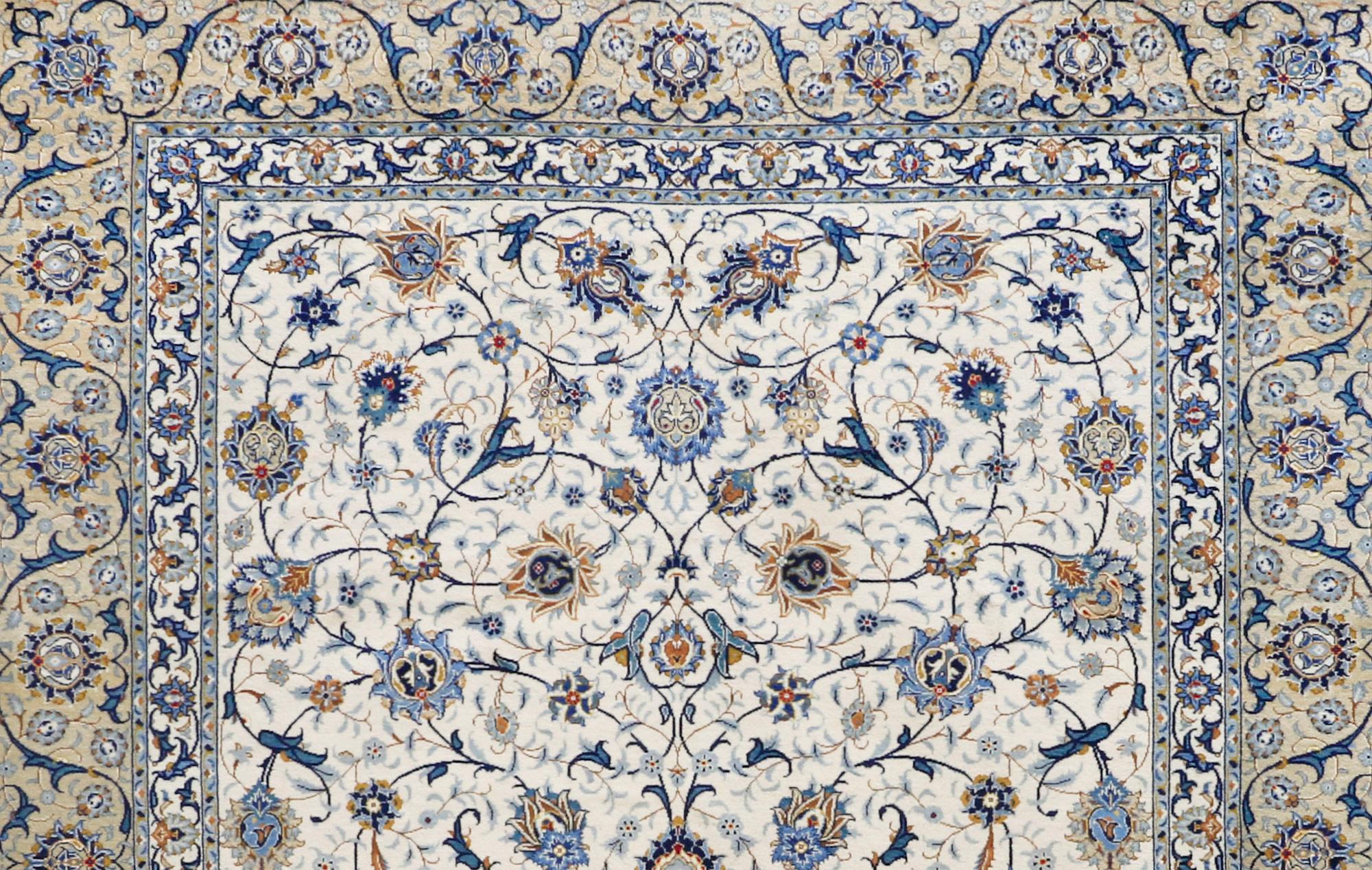 A so called Royal Kashan carpet, ca 344 x 237 cm.