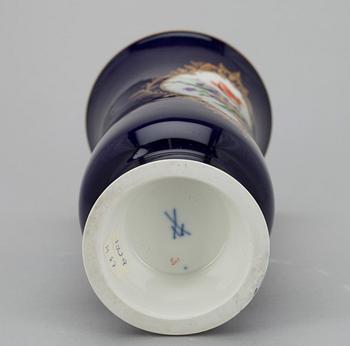 VAS, porslin, Meissen, 1900-tal.