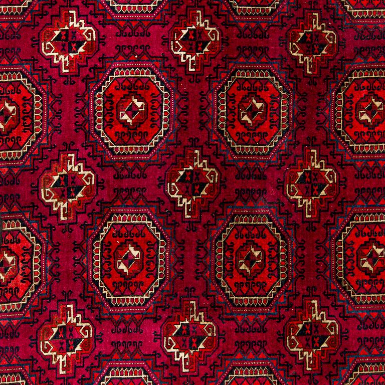 Matto, Turkmen, antiikki, n. 397x233 cm.