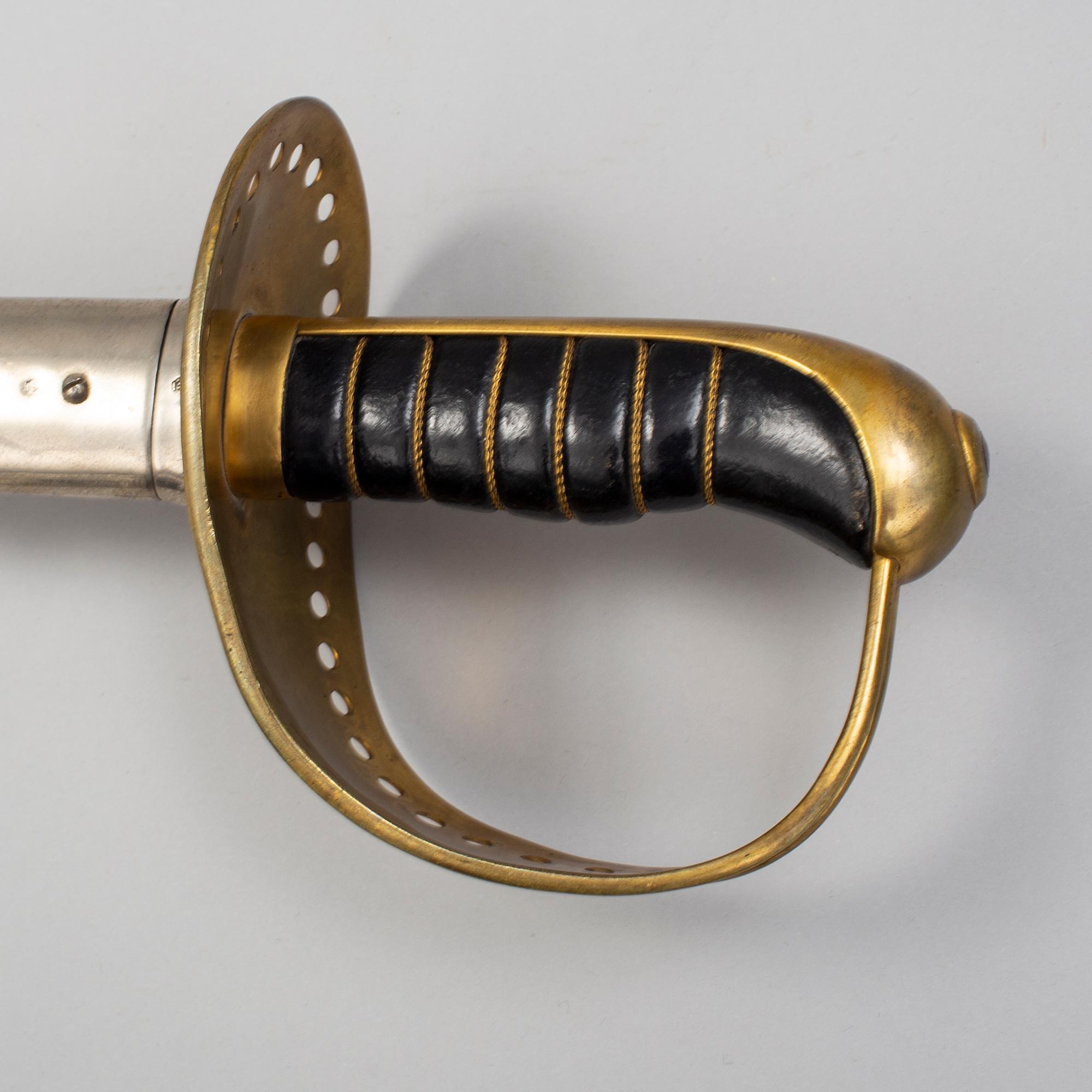 A Swedish cavalry sabre 1893 pattern.