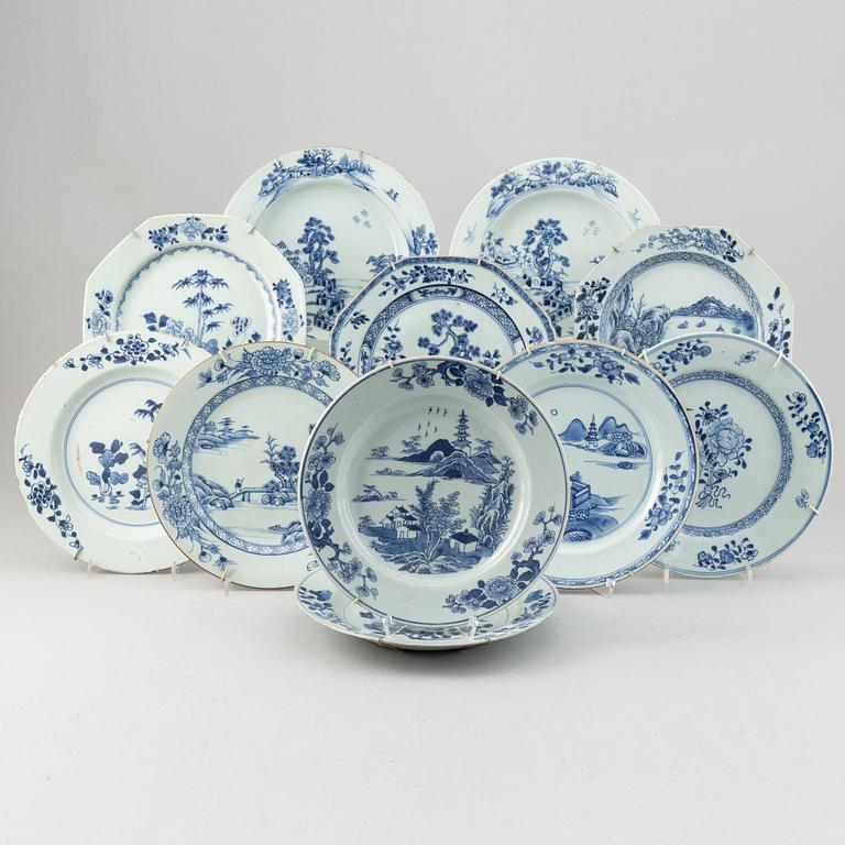 A group of 11 blue and white dinner plates, Qing dynasty, Qianlong (1736-95).